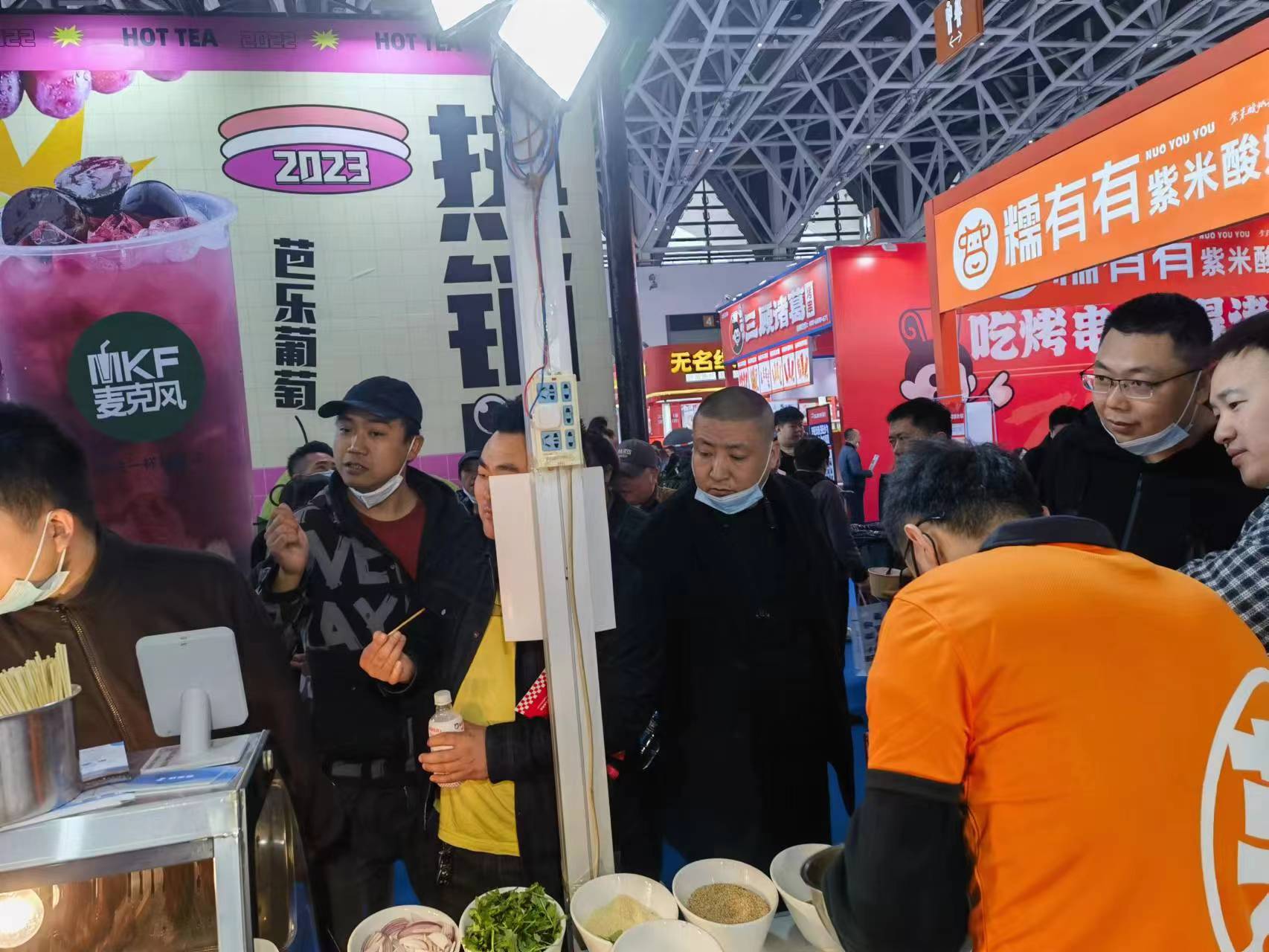 張成榮電烤雞架西安展會